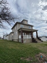 1218 Lewis Ave in Jeannette, PA - Building Photo - Building Photo