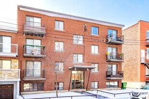 54 Du Moulin Av in Lachine, QC - Building Photo