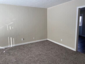 4827 S 4620 W in Kearns, UT - Building Photo - Building Photo