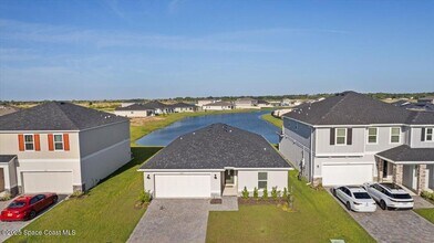 527 Glaspell Cir SE in Palm Bay, FL - Building Photo - Building Photo