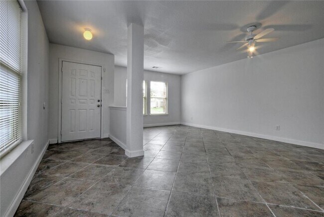 302 Sunny Brook Dr in Leander, TX - Building Photo - Building Photo