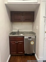 4 Garden Ct St in Boston, MA - Building Photo