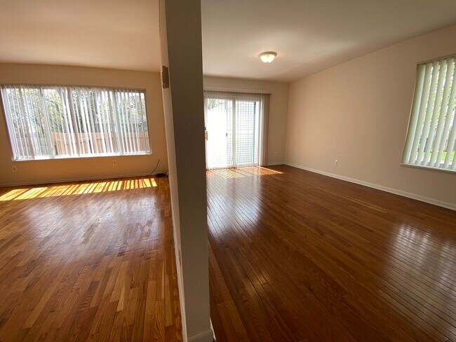 1333 W Lake Lansing Rd photo'