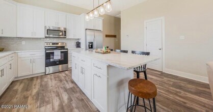 118 Gadwall Dr in Youngsville, LA - Building Photo - Building Photo