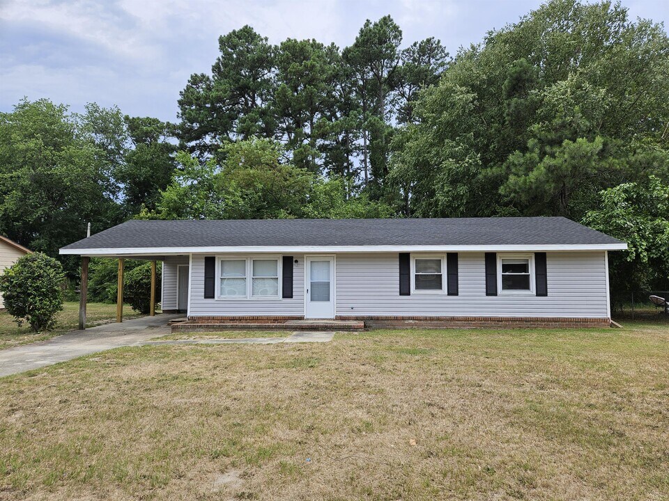 6607 Amanda Cir in Fayetteville, NC - Building Photo