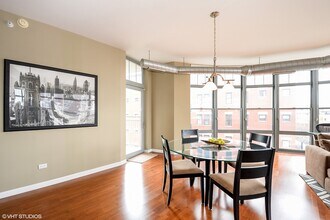 1200 W Monroe St in Chicago, IL - Building Photo - Building Photo