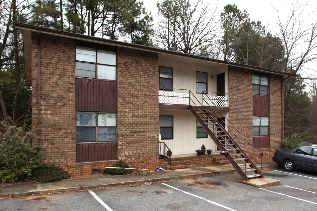 Colonial South in Asheboro, NC - Building Photo