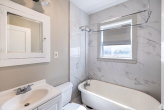 301-311 W Leuda St in Fort Worth, TX - Building Photo - Building Photo