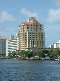 Alhambra Place in Fort Lauderdale, FL - Foto de edificio - Building Photo