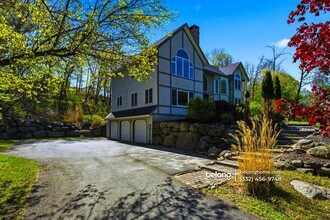 24 Table Rock Rd in Tuxedo Park, NY - Building Photo - Building Photo