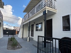 2545 Fairmount Ave in San Diego, CA - Building Photo - Building Photo