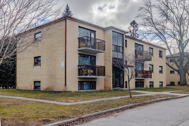 5 Forest Hill Dr in Guelph, ON - Building Photo - Building Photo