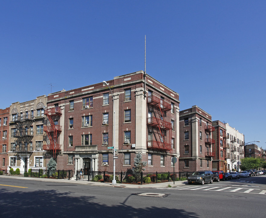 600 Foster Ave in Brooklyn, NY - Foto de edificio