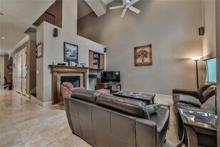 1005 Memorial Village Dr in Houston, TX - Building Photo