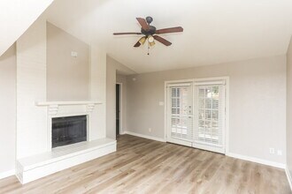 458 Rainier St in Cedar Hill, TX - Foto de edificio - Building Photo