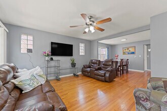 5305 W George St in Chicago, IL - Building Photo - Building Photo