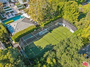 458 Toyopa Dr in Los Angeles, CA - Building Photo - Building Photo