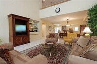 5815 Persimmon Way in Naples, FL - Foto de edificio - Building Photo