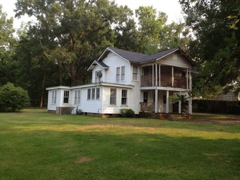 1601 W California Ave in Ruston, LA - Building Photo