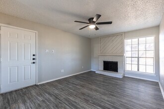 The Clusters in Midland, TX - Foto de edificio - Interior Photo