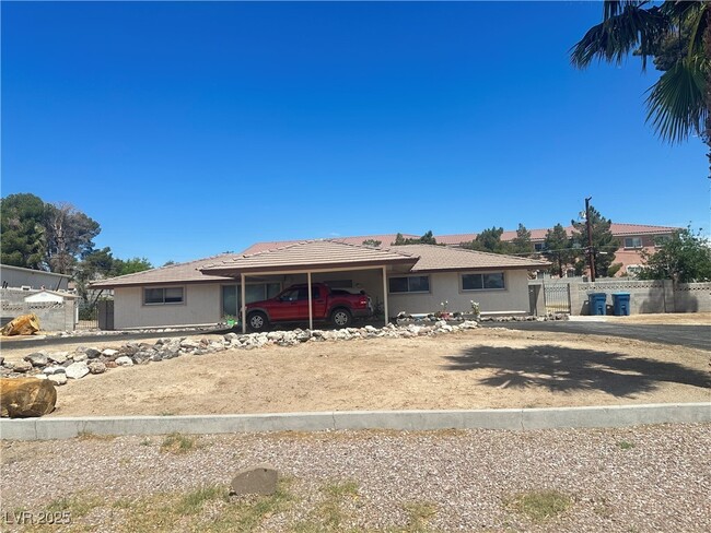 property at 2186 Gabriel Dr
