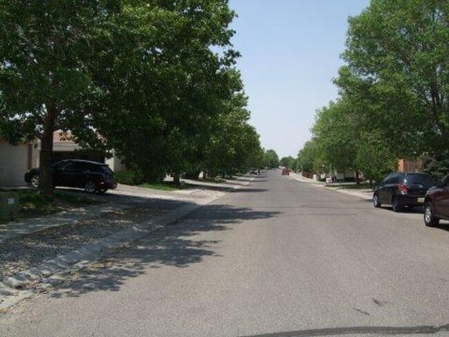 1928 Lee Loop NE in Rio Rancho, NM - Building Photo - Building Photo