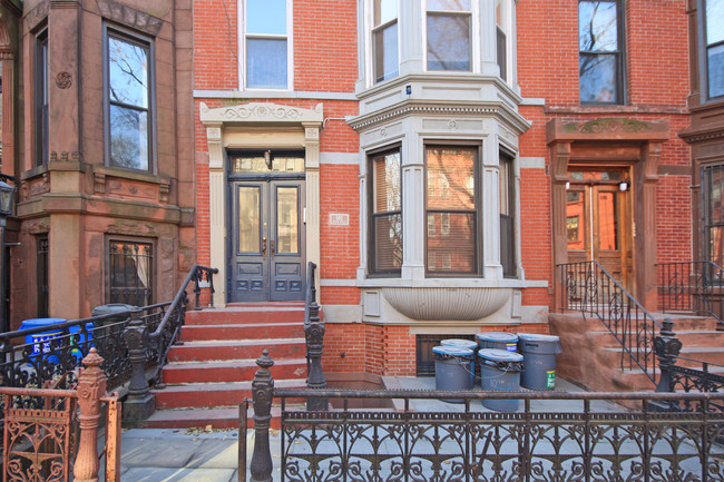 592 10th St 4 in Brooklyn, NY - Building Photo - Building Photo