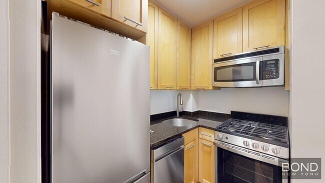 435 E 79th St in New York, NY - Foto de edificio - Building Photo