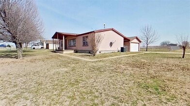 1106 Spring Flower Dr in Krum, TX - Building Photo - Building Photo