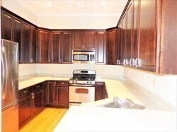 215 Harvard St in Medford, MA - Building Photo - Building Photo