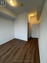 395 Dundas St W in Oakville, ON - Building Photo - Building Photo