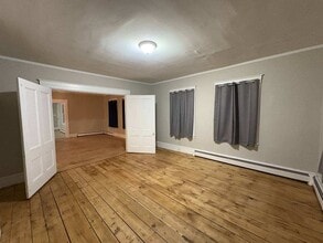 98 High St in Auburn, ME - Foto de edificio - Building Photo