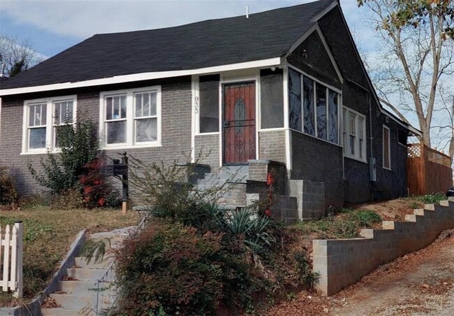 property at 933 Ashby Cir NW