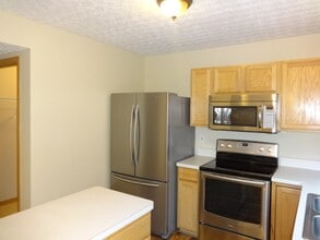 256 Westedge Ct in Galloway, OH - Foto de edificio - Building Photo