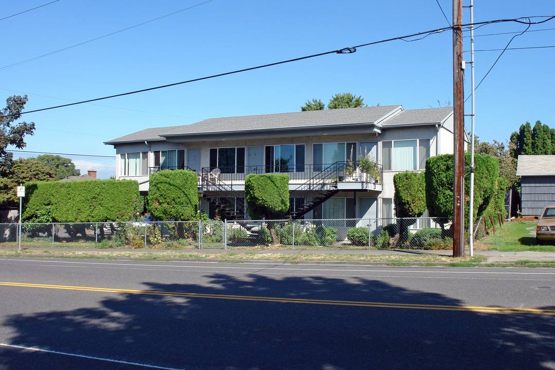 2857 SE Gladstone St in Portland, OR - Building Photo