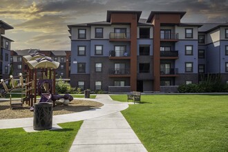 Riverfront in Salt Lake City, UT - Foto de edificio - Building Photo