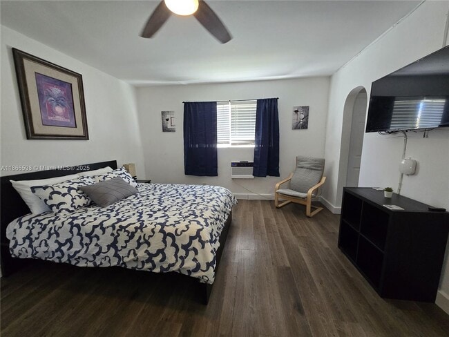property at 2305 Monroe St