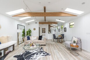 13263 Venice Blvd in Los Angeles, CA - Building Photo