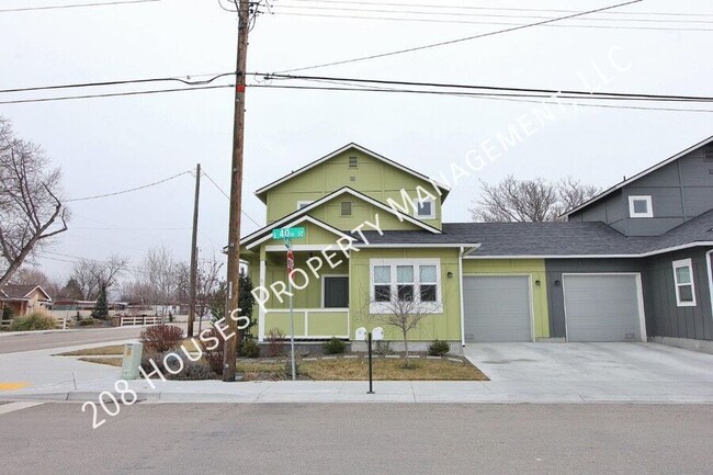 3993 N Adams St in Garden City, ID - Building Photo - Building Photo