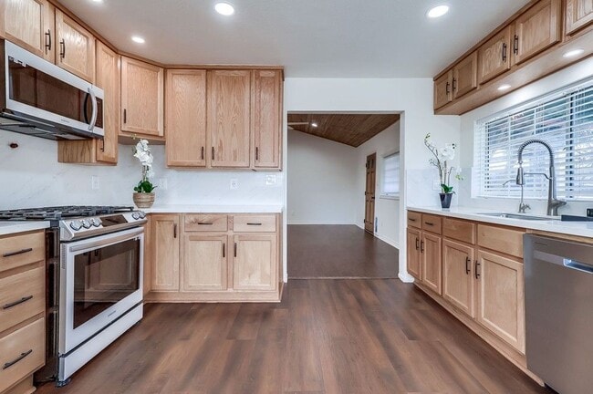 4445 Marine Ave in Lawndale, CA - Building Photo - Building Photo