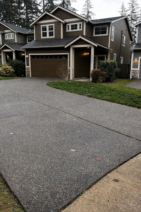 7730 181st Street East in Puyallup, WA - Building Photo