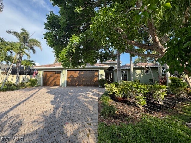 4862 Conover Ct in Ft. Myers, FL - Foto de edificio - Building Photo