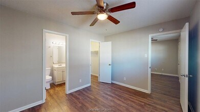 500 Foch St, Unit 5 in Bryan, TX - Foto de edificio - Building Photo