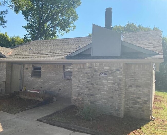 305 S 5th St in Noble, OK - Building Photo - Building Photo