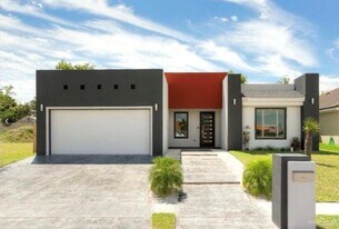 25 Balboa Ave in McAllen, TX - Building Photo