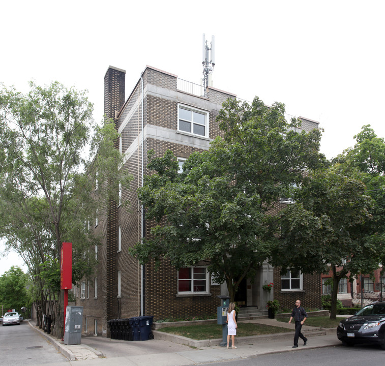 464 Spadina Rd in Toronto, ON - Building Photo