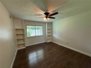 2010 Snowbird Dr, Unit 1-301 in Harvey, LA - Building Photo - Building Photo