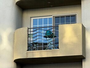 1817 Selby Ave, Unit 1817 Selby Ave unit 205 in Los Angeles, CA - Foto de edificio - Building Photo