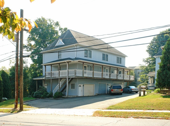 7 Pardee St in Bristol, CT - Foto de edificio - Building Photo