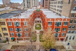 428 W Surf St, Unit 1H in Chicago, IL - Building Photo